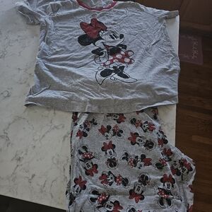 Womens Mini Mouse Pajamas XXL Like New Only Worn One Time. They Are Extremly Sof
